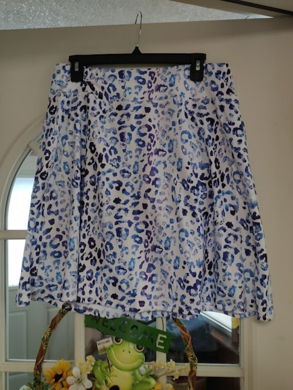 New Koralhy White Blue Purple Animal Print Pull On Skort Skirt Size Women's L